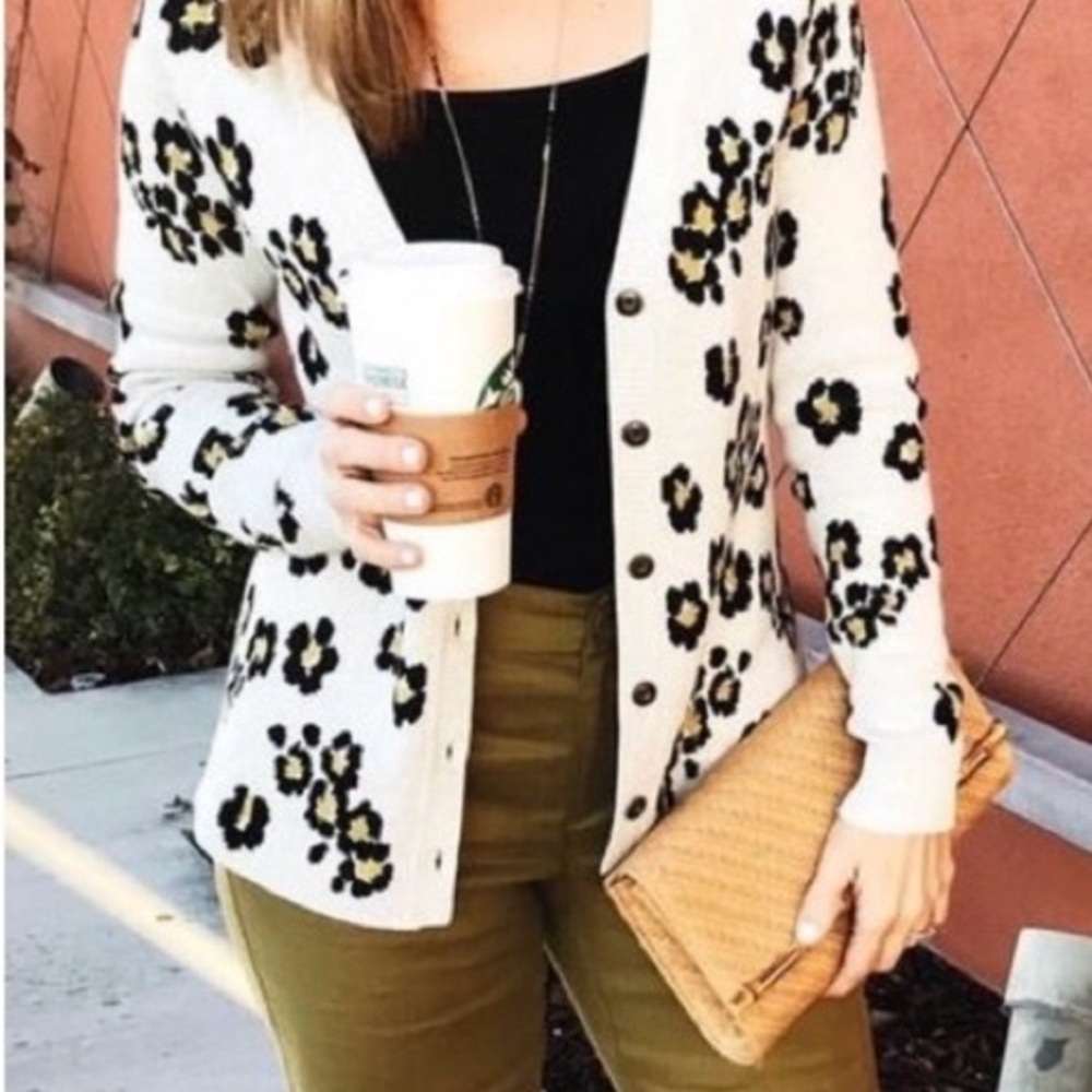 Cream Leopard Print Button-Up Cardigan Sweater #5277 Like NEW